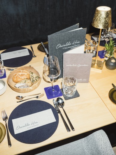 Gedeckter Tisch im Oswalda Hus Restaurant Kleinwalser Tal.