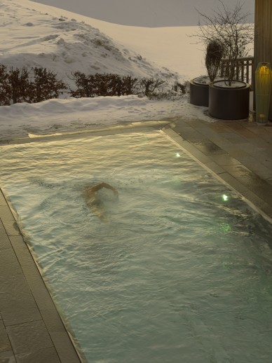 Infinity Pool im Wellnesshotel Oswalda Hus Kleinwalsertal.
